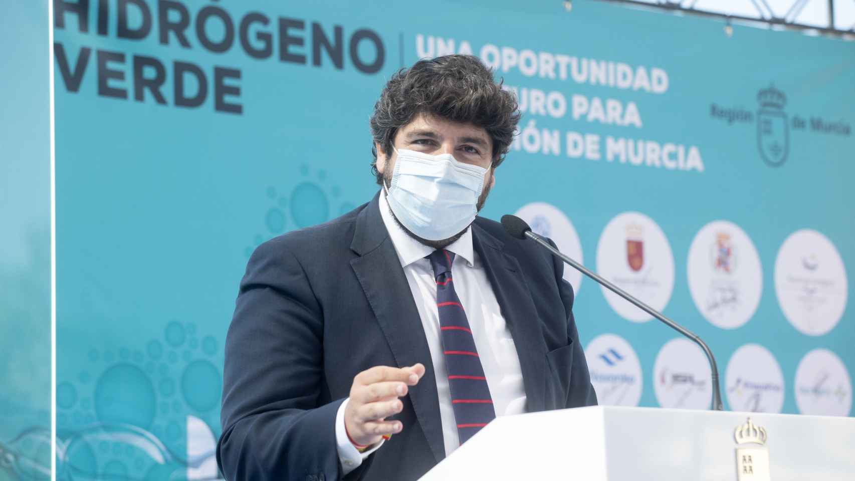 Fernando López Miras, presidente de la Región de Murcia, durante una comparecencia sobre energía y sostenibilidad.