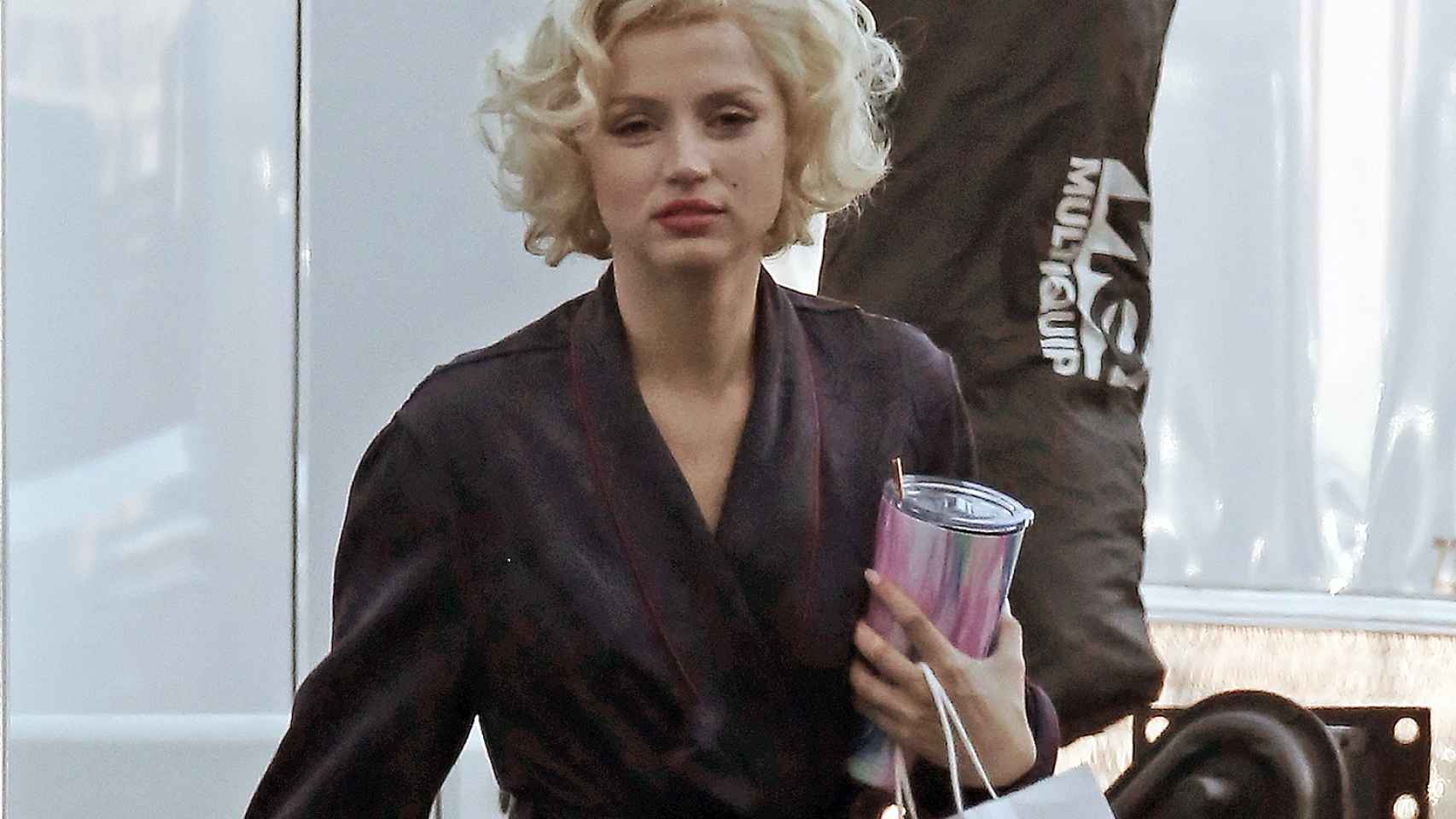 Ana de Armas como Marylin Monroe en el rodaje de 'Blonde', retrasada a 2022.