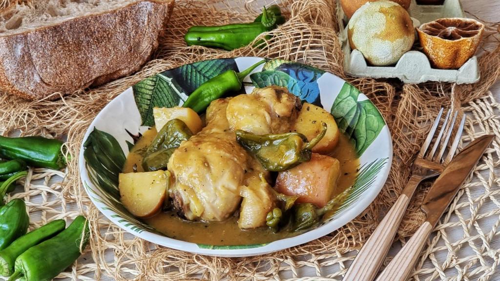 Pollo guisado a la naranja con pimientos, receta fácil que siempre es un  éxito