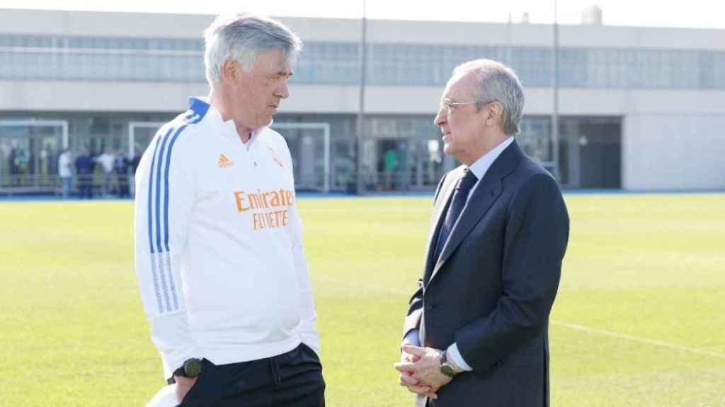 Carlo Ancelotti y Florentino Pérez, durante un entrenamiento del Real Madrid