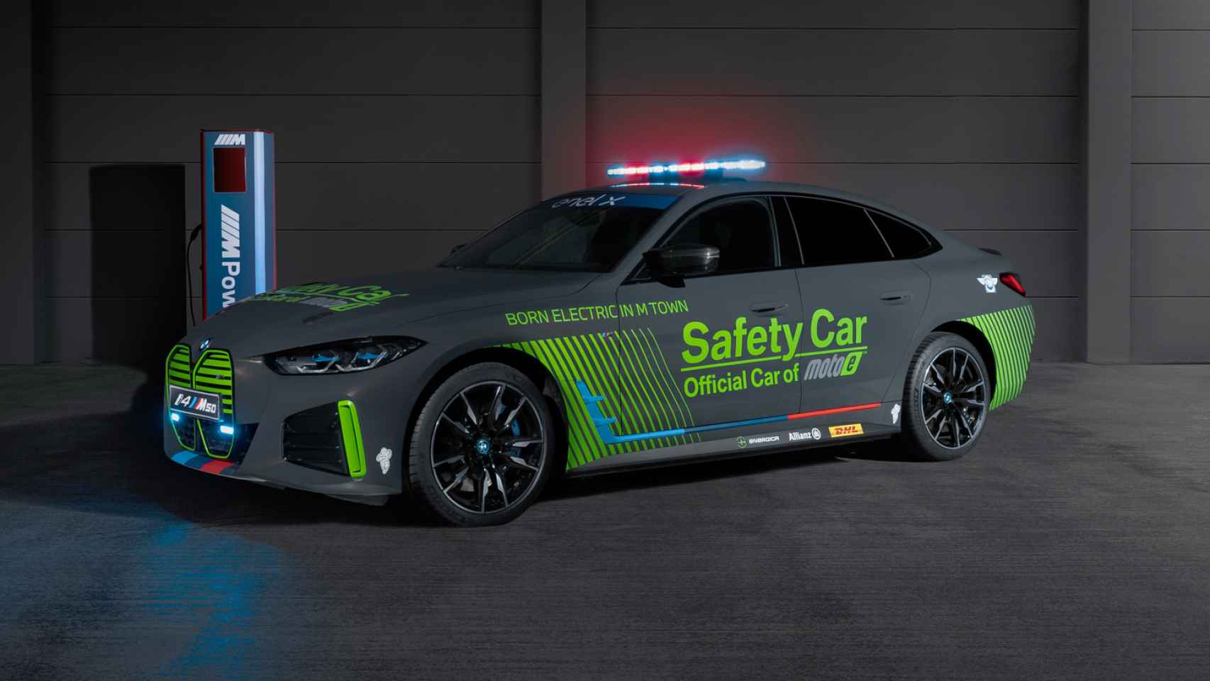El vehículo eléctrico llega (también) al Mundial de MotoGP: así es este BMW como coche de seguridad