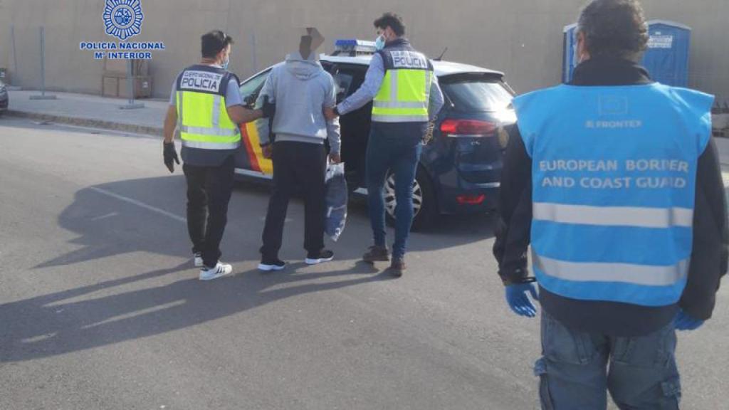 Mohamed tras ser detenido por la Policía Nacional en suelo murciano.