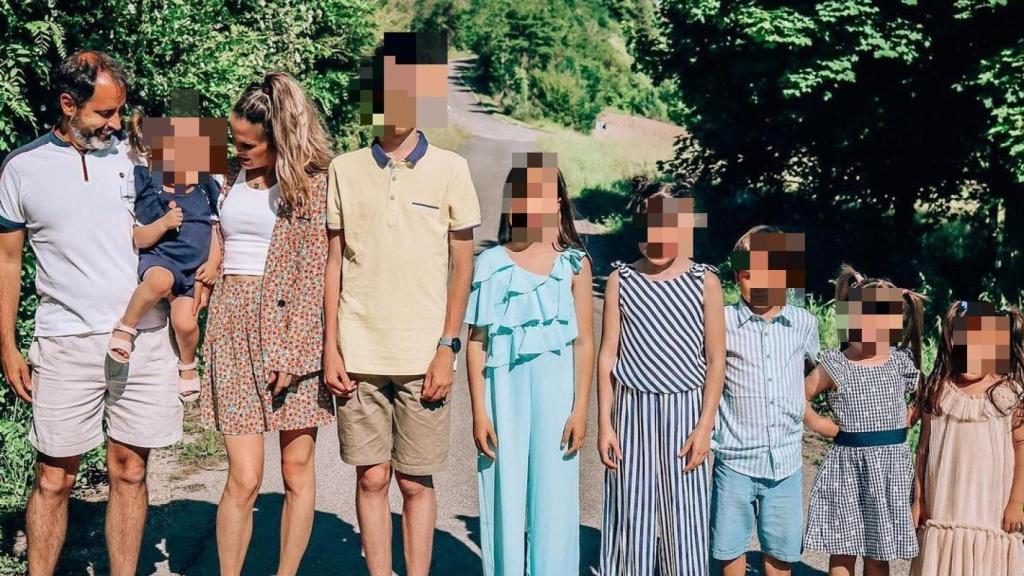 La familia, al completo, en una foto del perfil de Instagram de la 'influencer'.