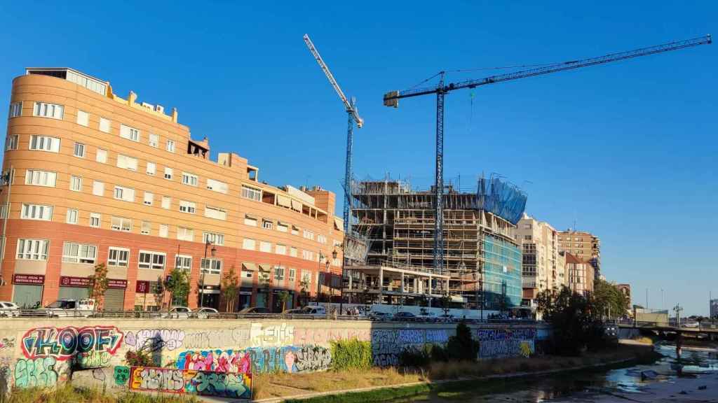 Imagen de las obras de construcción del hotel diseñado por Rafael Moneo en Málaga.