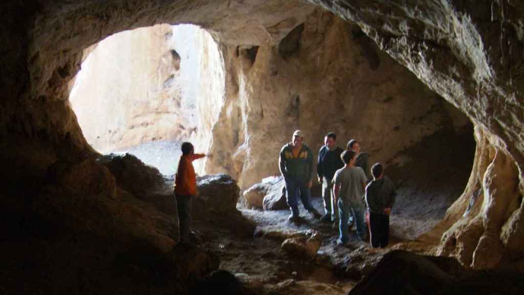 La cueva de las Palomas también acogió en su interior comunidades prehistóricas.