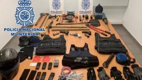 Imagen cedida por la Policía Nacional del material interceptado en la operación.