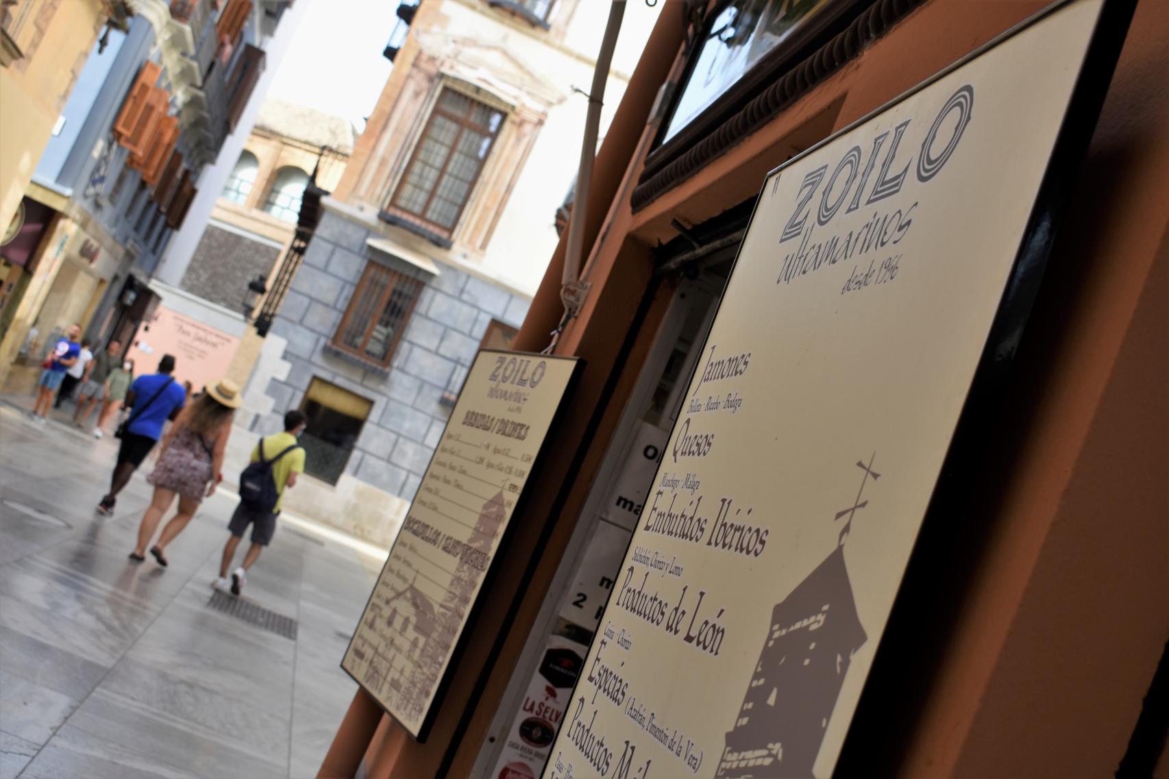 Fachada de esta tienda con mucho encanto en el centro.