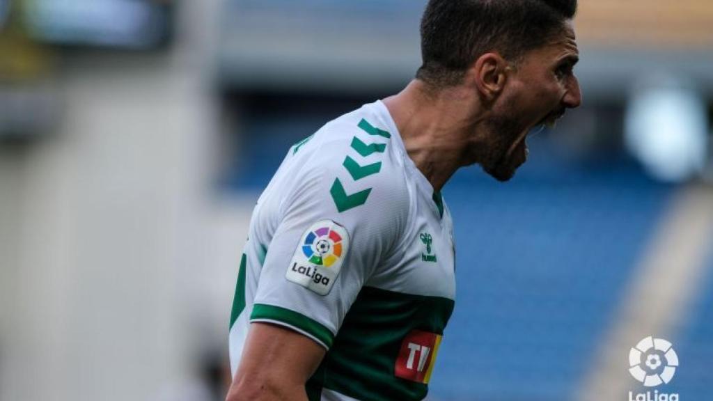 Fidel celebra un gol en un partido del Elche en La Liga