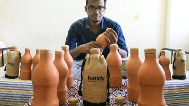 El joven que ha 'reinventado' el botijo.