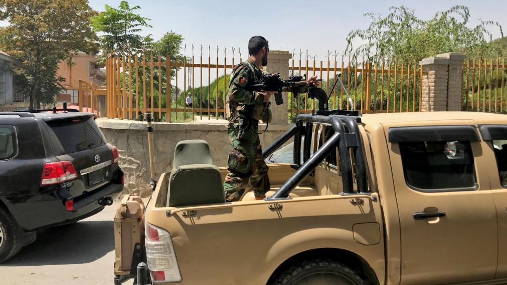 Un insurgente en las calles de Kabul.