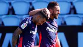 Koke celebra con Correa el gol del Atlético de Madrid