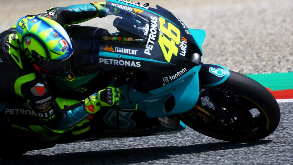 Valentino Rossi traza una curva en el Gran Premio de Austria