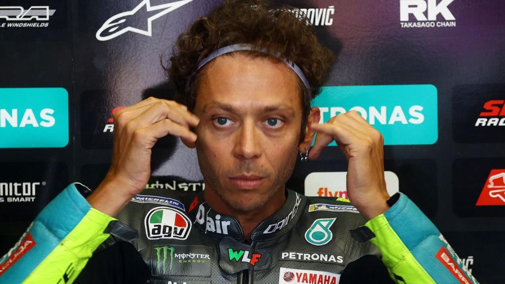 Valentino Rossi en el box de Petronas en el Gran Premio de Austria