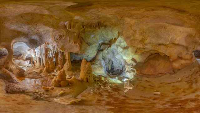 Foto 360 º de la sala principal de la cueva hallada en La Araña
