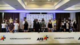 La plantilla del Rayo Vallecano femenino tras su rueda de prensa con el sindicato AFE
