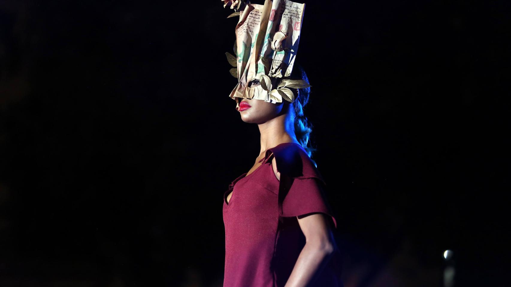 Sorprendente desfile del diseñador José Sánchez a los pies de la Catedral de Toledo