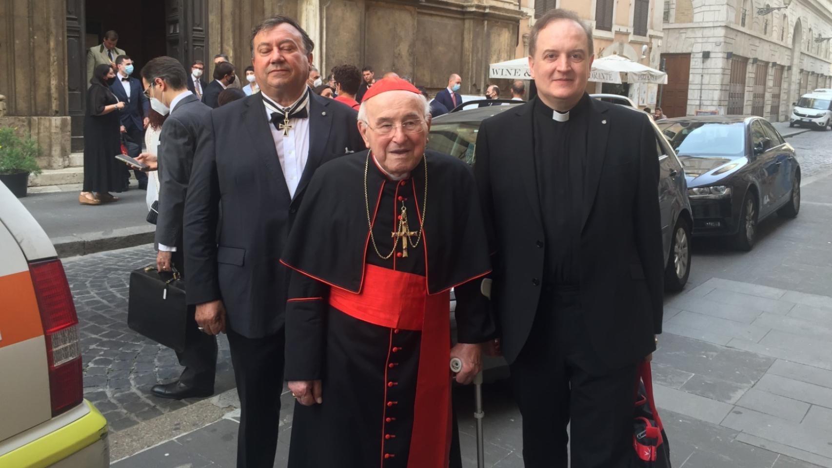 La nueva vida del Padre Apeles, 'exiliado' en Roma por el independentismo:  