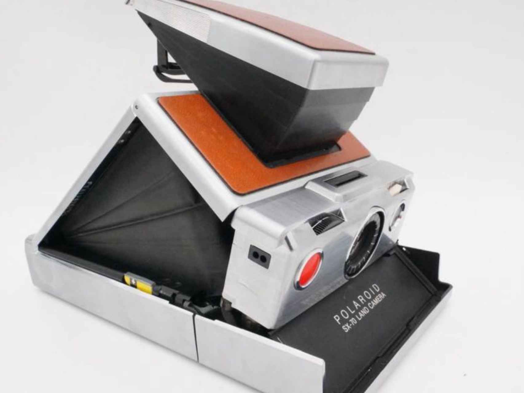 La cámara Polaroid SX-70 de Andy Warhol