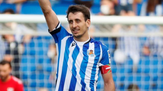 Oyarzabal celebra un gol con la Real Sociedad