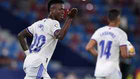 Vinicius celebra su segundo gol al Levante