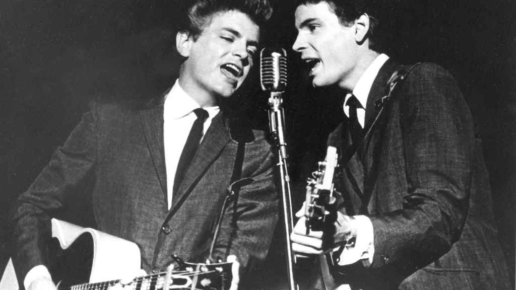 Don y Phil Everly en una actuación el 31 de julio de 1964