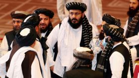 Líderes talibanes en las negociaciones del grupo en Doha, Catar.