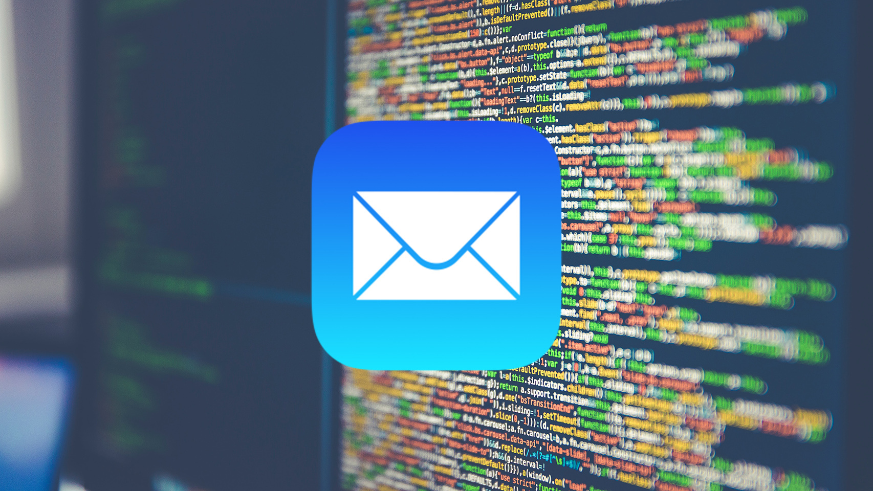 App de Mail de Apple junto a código informático.