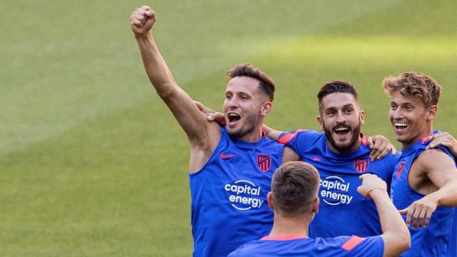 Saúl Ñíguez, con sus compañeros del Atlético de Madrid