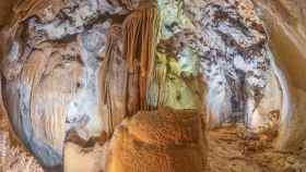 Una de las imágenes difundidas en redes defendiendo la riqueza geológica de la cueva
