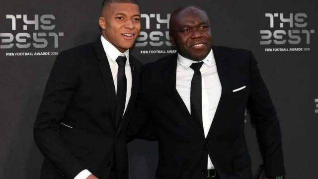 Kylian Mbappe, junto a su padre Wilfried en la gala The Best 2018