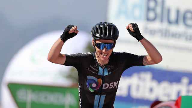 Romain Bardet celebra su triunfo en La Vuelta