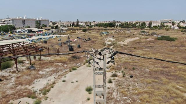 Sin luz 20 días por sabotaje: unos karts de Orihuela dicen que los quieren echar por intereses urbanísticos.