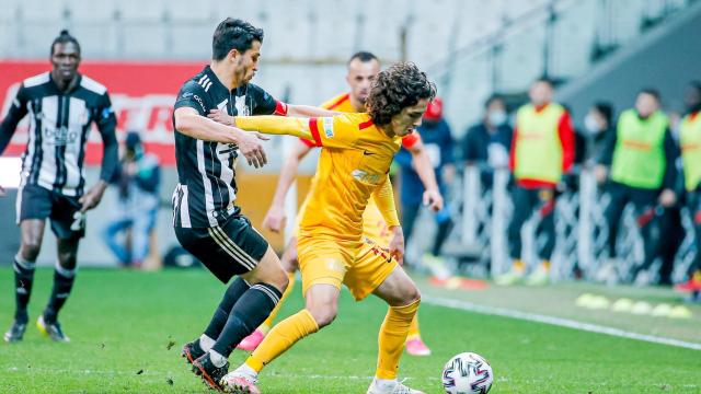 Emre Demir en un partido con el Kayserispor