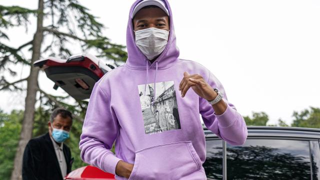 Kylian Mbappé, a su llegada a la concentración de la selección de Francia en Clairefontaine