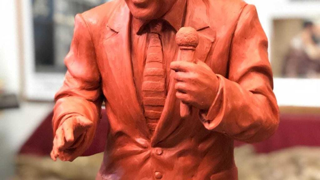 La escultura de Chiquito en la que se inspira el artista para hacer la de dos metros.
