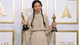 Chloe Zhao en la 93 edición de los Oscar.