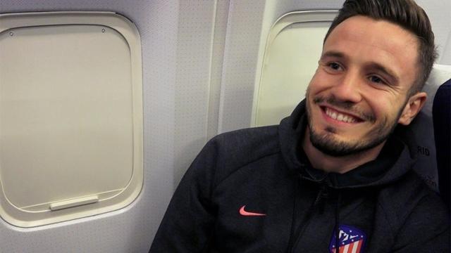 Saúl Ñíguez, en un avión