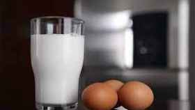Productos básicos como la leche o el huevo
