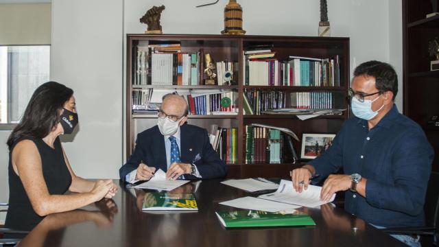 Carla Avilés, directora general de la Fundación Globalcaja HXXII; Rafael Torres, presidente; y Gustavo Mendoza, director general de Algorithmics España