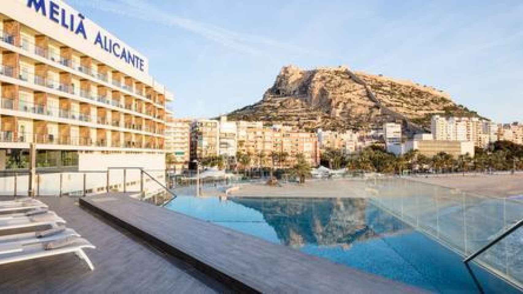 Piscina del Hotel Meliá en Alicante.