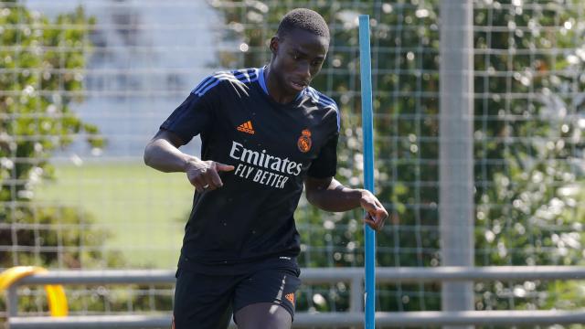 Ferland Mendy entrenando en solitario