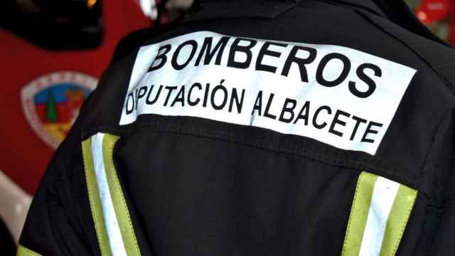 Los bomberos de la Diputación de Albacete rescatan a varias personas atrapadas por la DANA