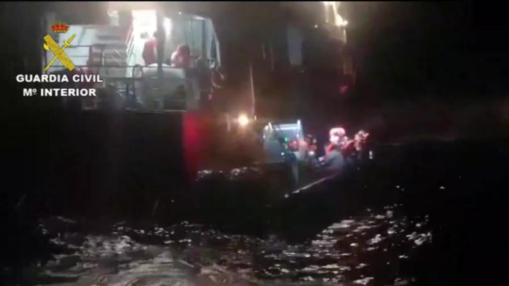 Night mission to rescue the passengers of the FRS ferry.
