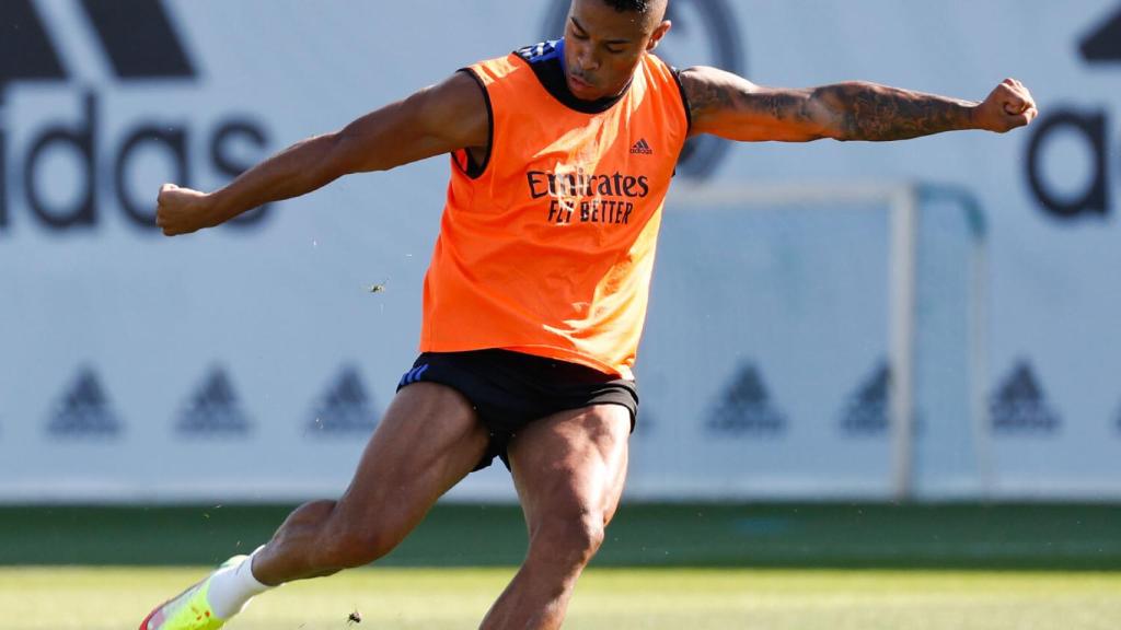 Mariano Díaz, durante un entreno con el Real Madrid