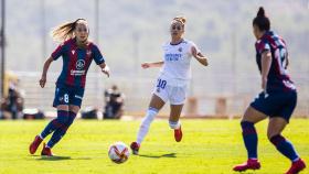 Esther González, durante el Levante - Real Madrid Femenino