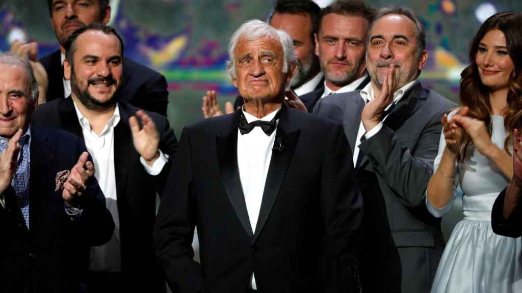 Jean-Paul Belmondo, en el centro, recibiendo el Cesar de Honor en 2017.