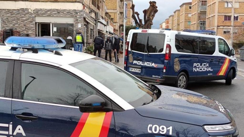 Agentes de la Policía Nacional en una calle de Madrid. EP