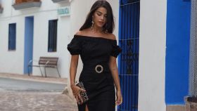 Violeta Mangriñán, con vestido negro.