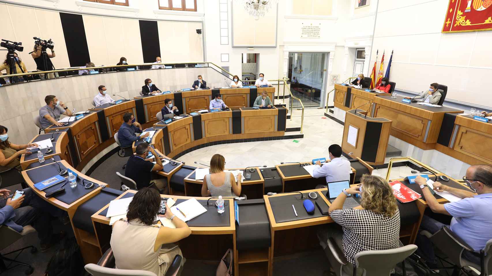 Pleno de la Diputación de Alicante, donde se ha rebajado por segundo año el IAE.