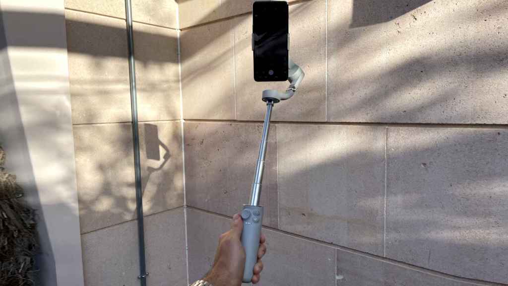 Nuevo DJI OM5: el estabilizador más profesional ahora es un poderoso palo selfi